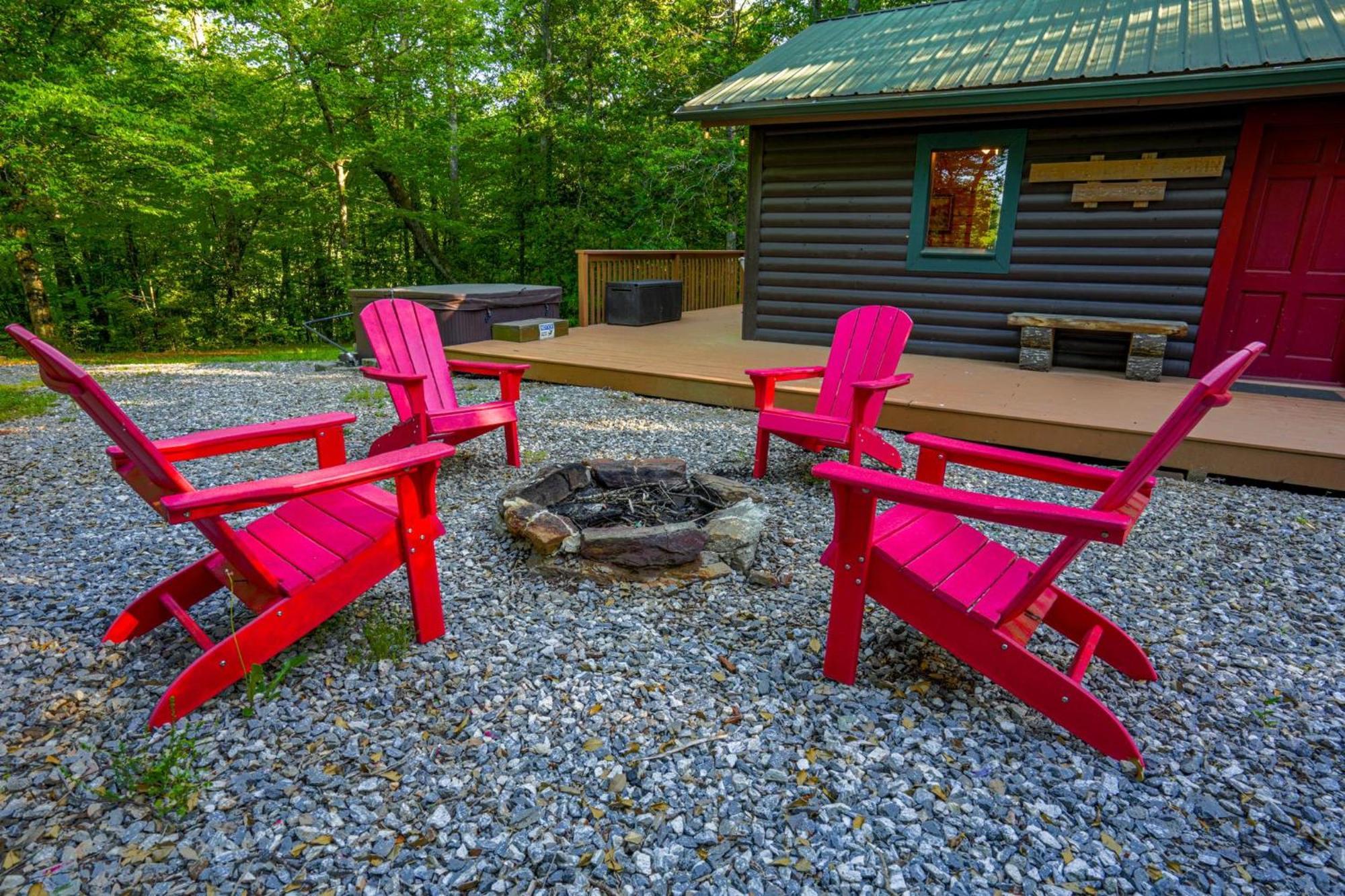 The Big Little Cabin - Hot Tub & Playground Dahlonega Exterior foto