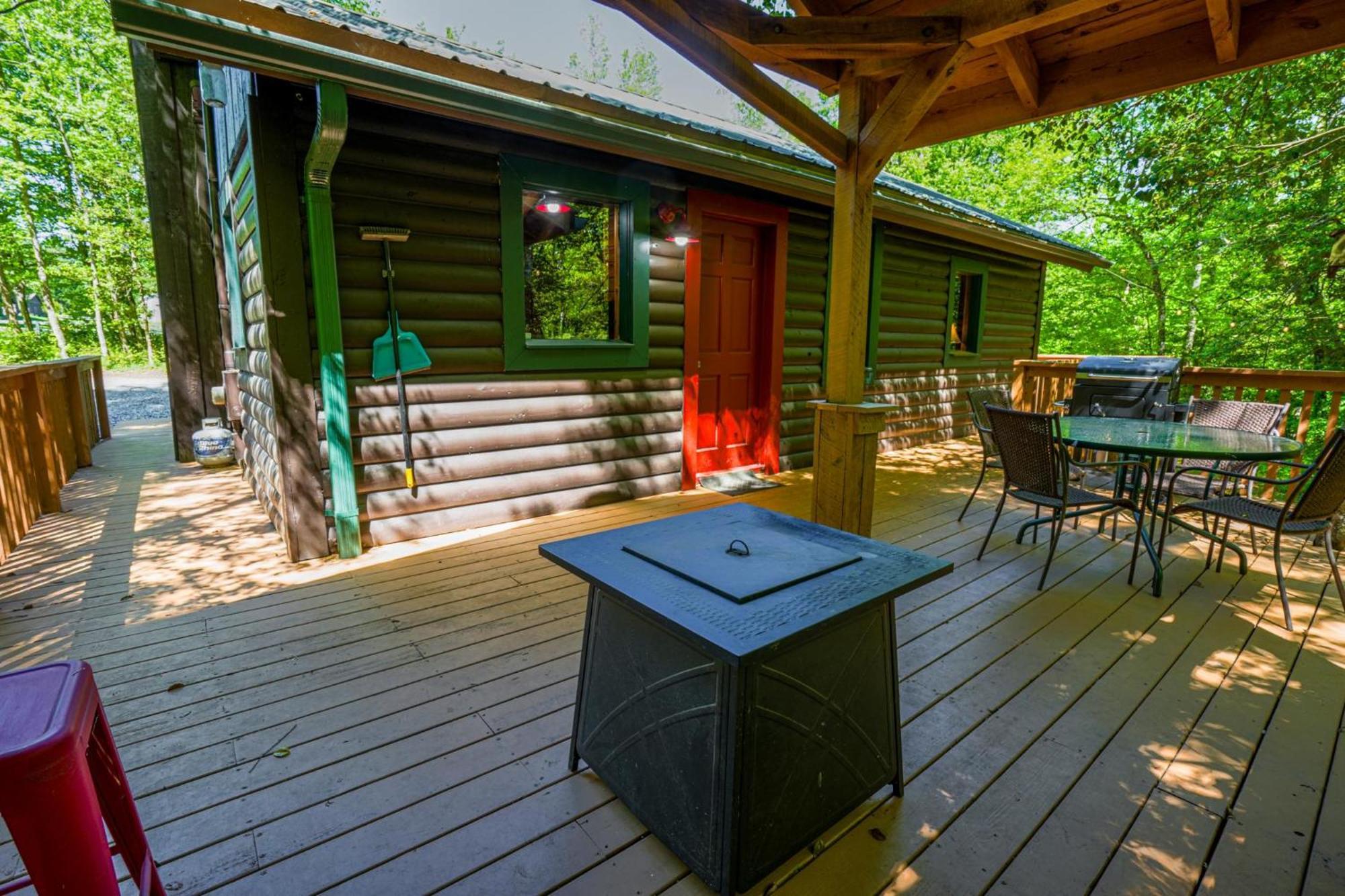 The Big Little Cabin - Hot Tub & Playground Dahlonega Exterior foto